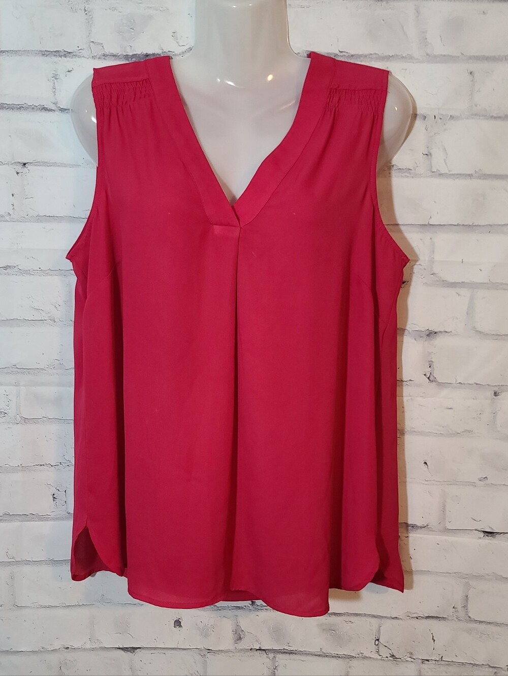 Adrianna Papell Pink Chiffon Pleated V-Neck Sleeveless Blouse M